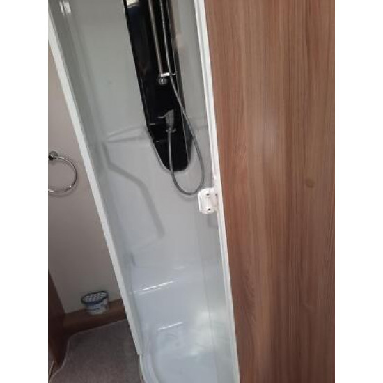 Swift Ace Award Dawnstar Twin Axle 4 Berth Tourer. 2020. Transverse Bed. £18995.00 Swift Ace Award Dawnstar Twin Axle 4 Berth Tourer. 2020. Transverse Bed. £18995.00