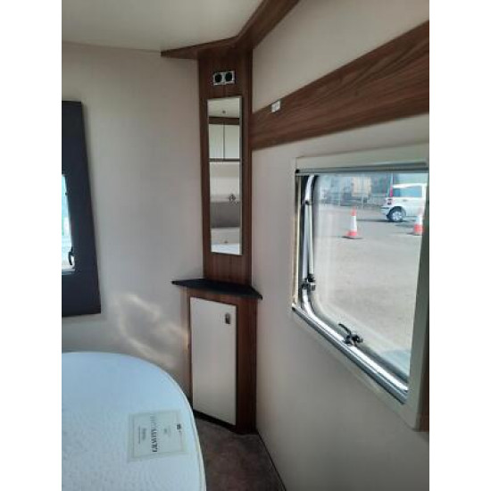 Swift Ace Award Dawnstar Twin Axle 4 Berth Tourer. 2020. Transverse Bed. £18995.00 Swift Ace Award Dawnstar Twin Axle 4 Berth Tourer. 2020. Transverse Bed. £18995.00