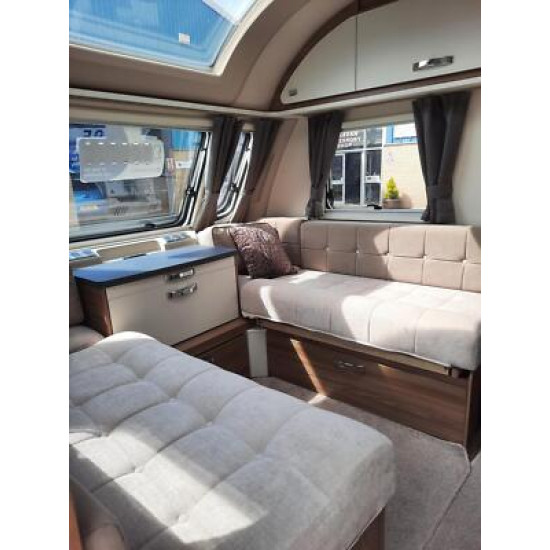 Swift Ace Award Dawnstar Twin Axle 4 Berth Tourer. 2020. Transverse Bed. £18995.00 Swift Ace Award Dawnstar Twin Axle 4 Berth Tourer. 2020. Transverse Bed. £18995.00