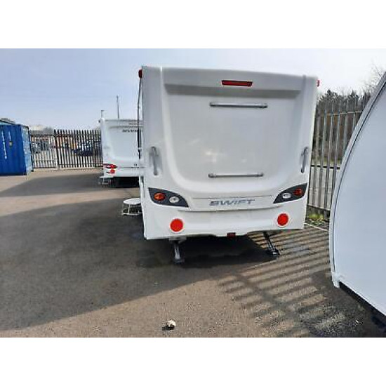 SWIFT SPRITE SIENA 4 TOURING CARAVAN 4 BERTH £13995.00 2017 FIXED BED SWIFT SPRITE SIENA 4 TOURING CARAVAN 4 BERTH £13995.00 2017 FIXED BED