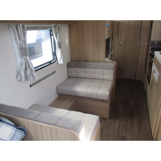 Coachman Vision 630 2018 5 berth touring caravan £16995.00
